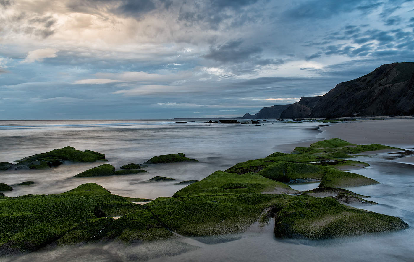 На пляже, вечером