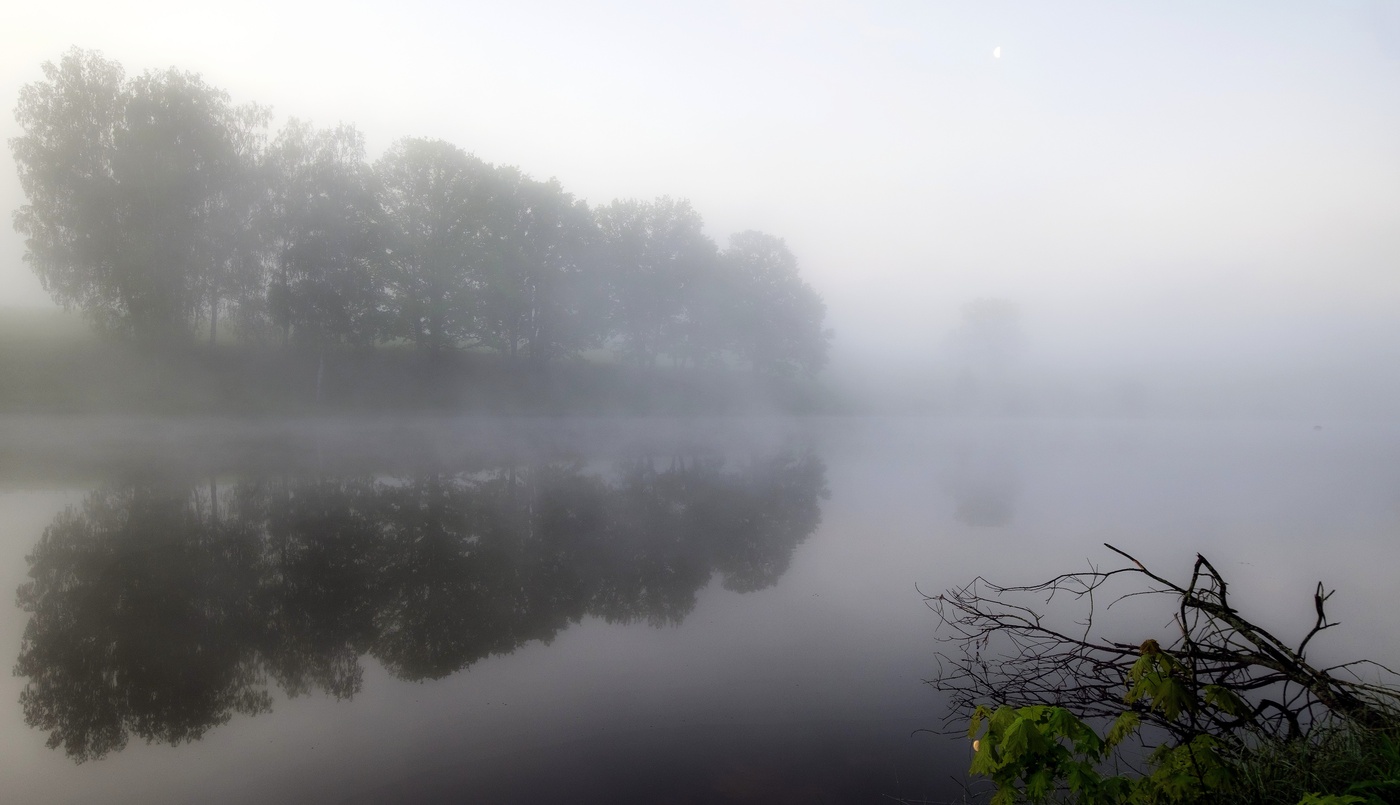 Тихо рождается день..