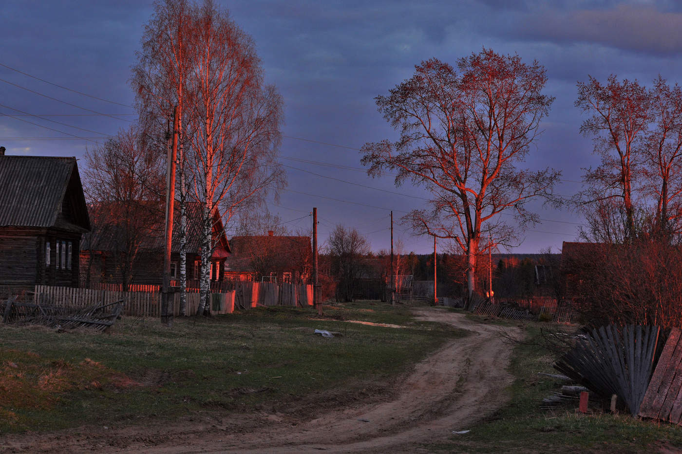 За окошком вечер ...