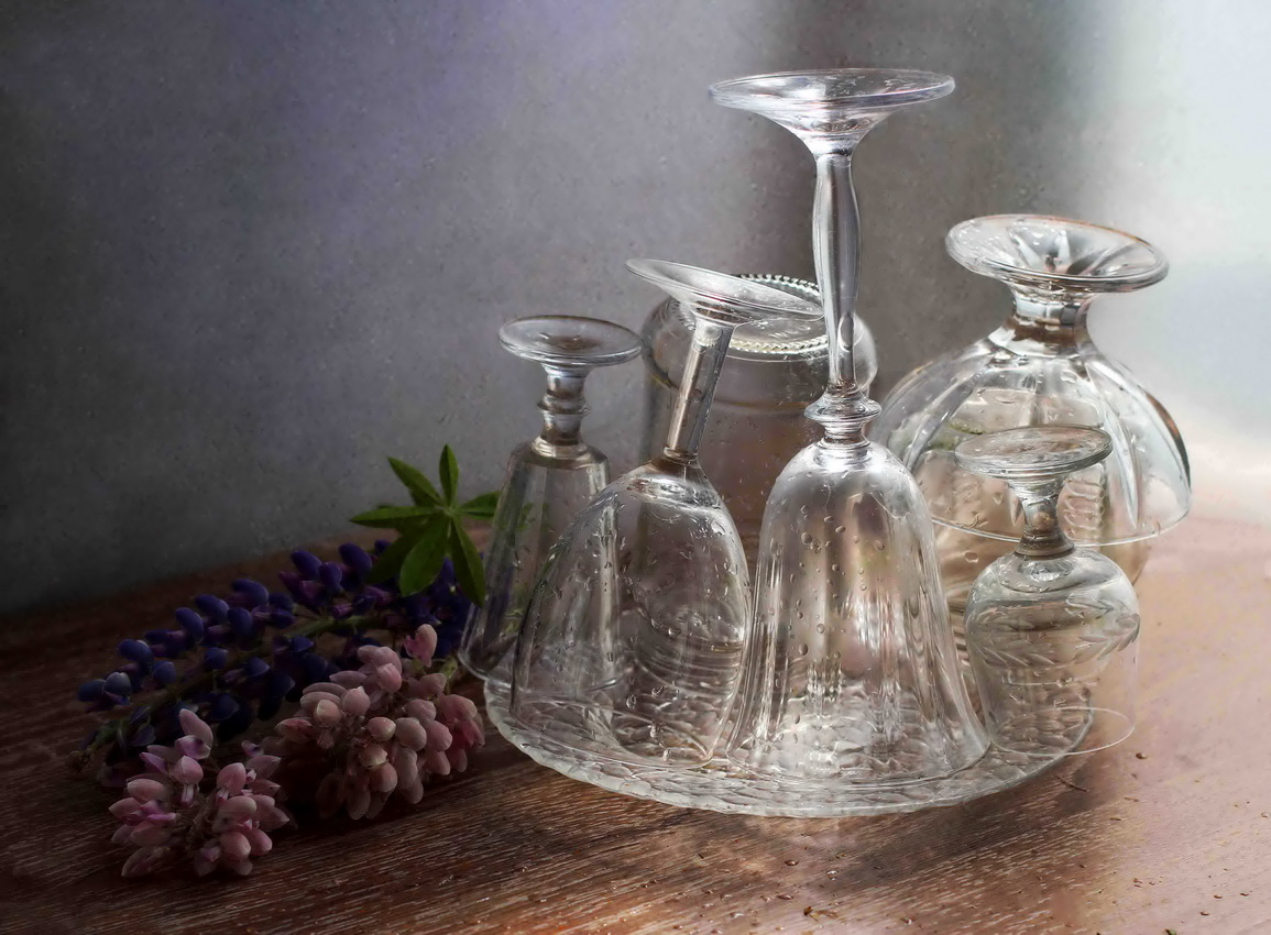 С люпинами и посудой...