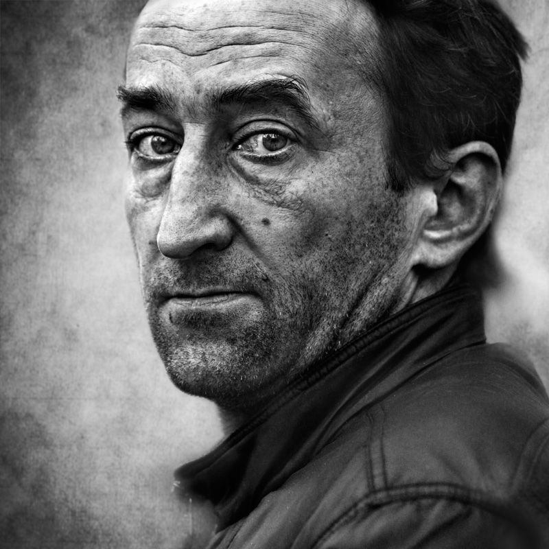 тот, кто раньше с нейю был..