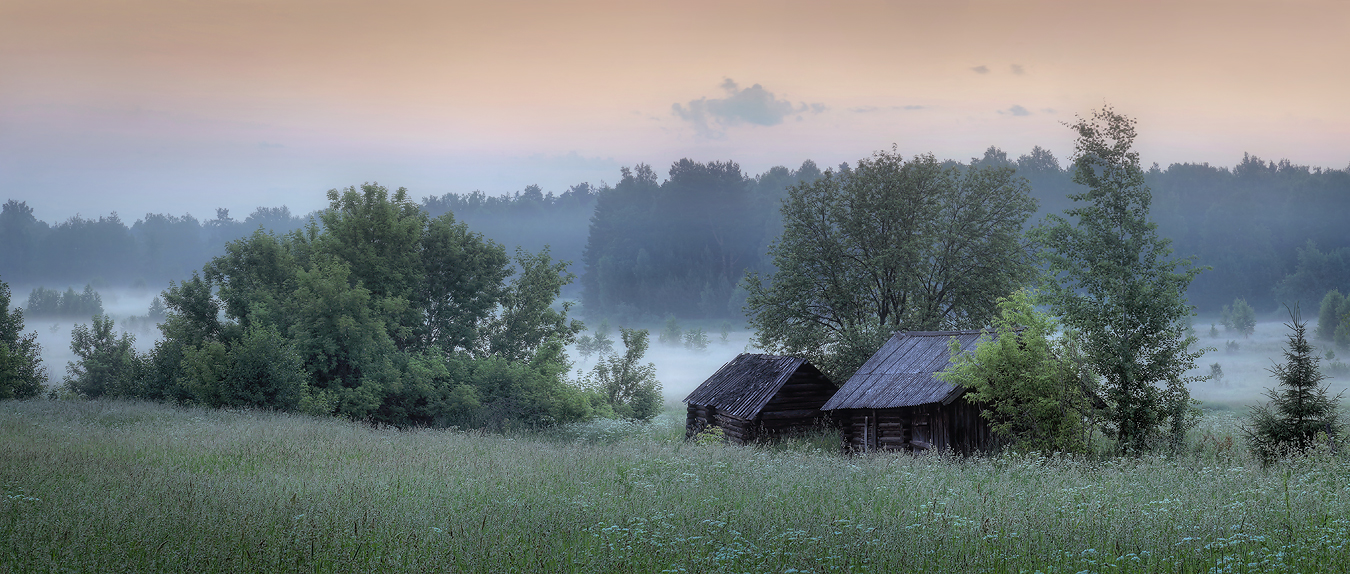 На краю деревни..