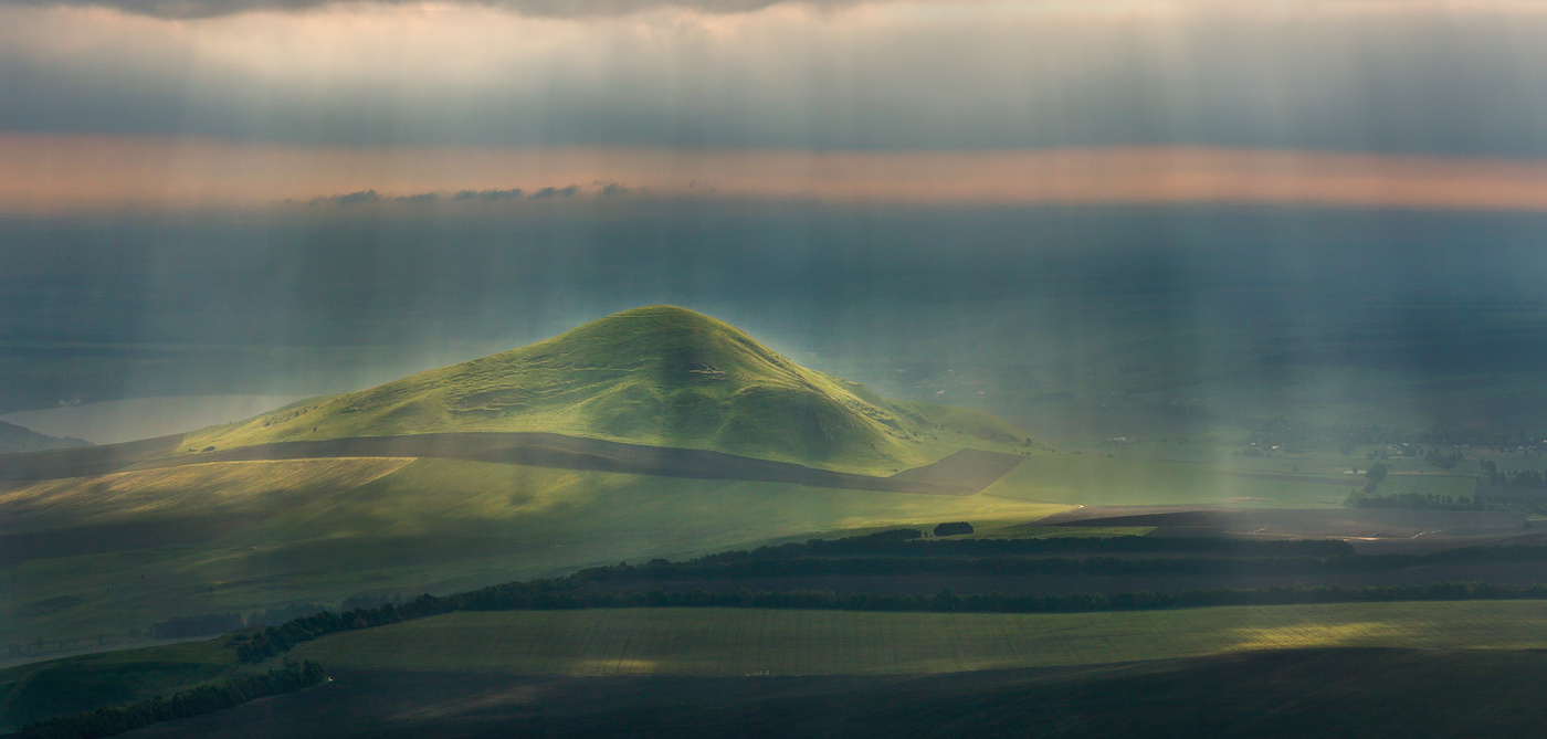 Золотой курган (официальное название горы).