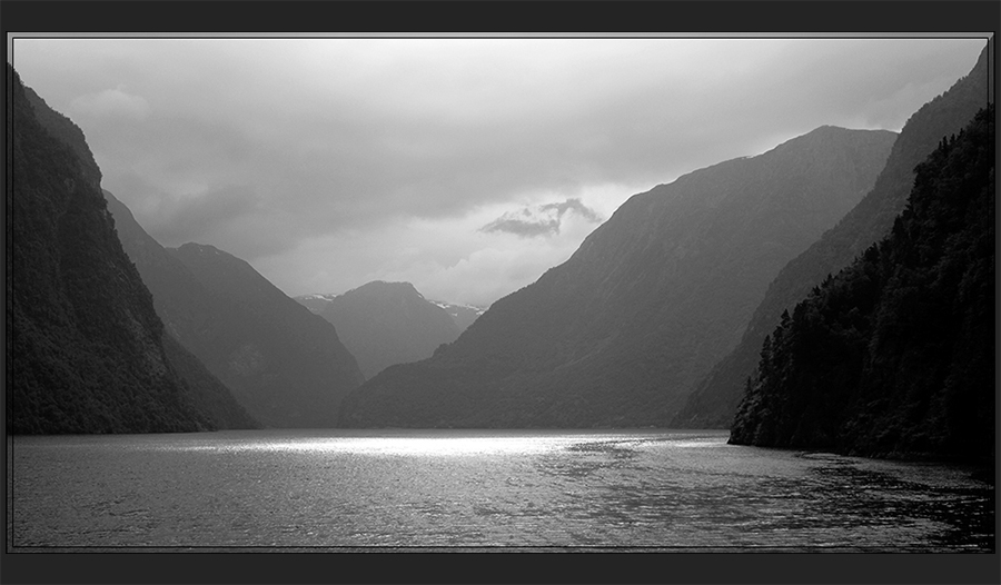 Хмурый фьерд.