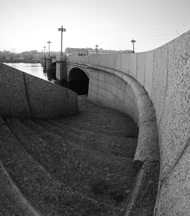 закрутило...