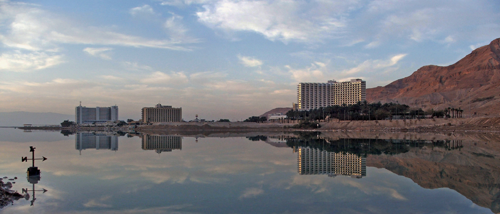 Абсолютный отражатель