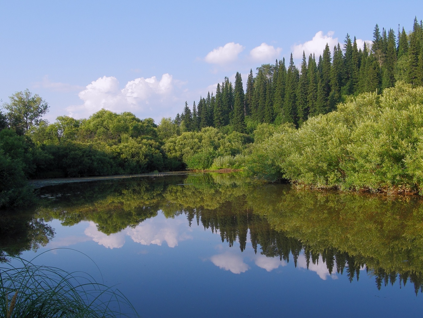 Прозрачен воздух и на сердце нега....