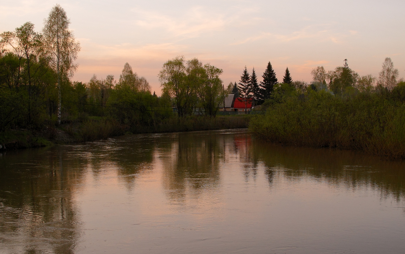Майский вечер тих и ясен