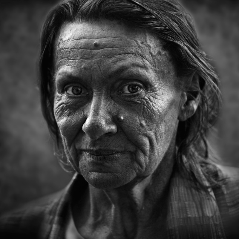 портрет одинокой женщины