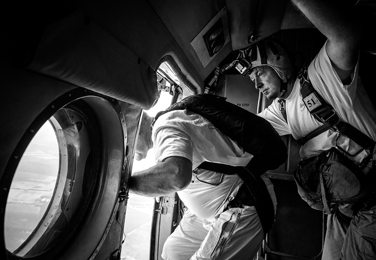 1200 метров...