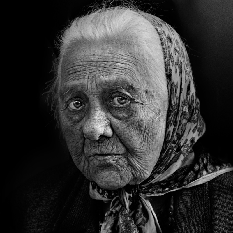 - сразу не разберёшь плох он или хорош..