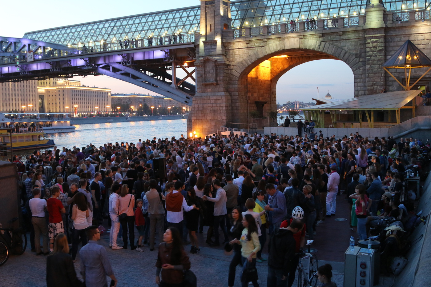 Город не спит