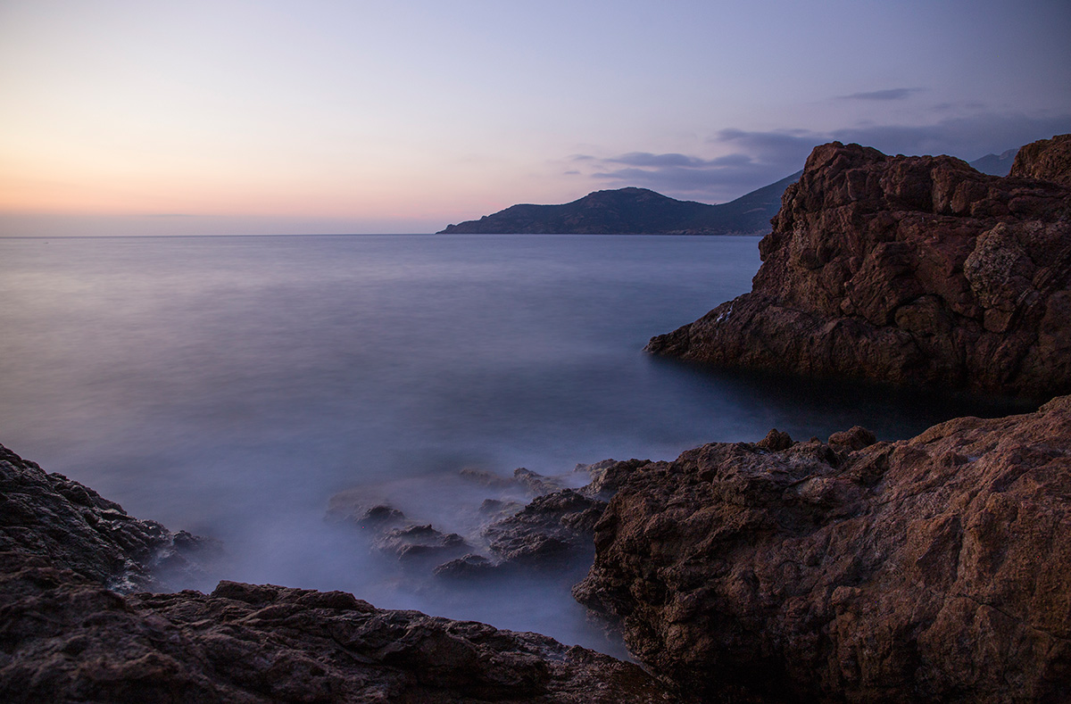 Бухта красных скал