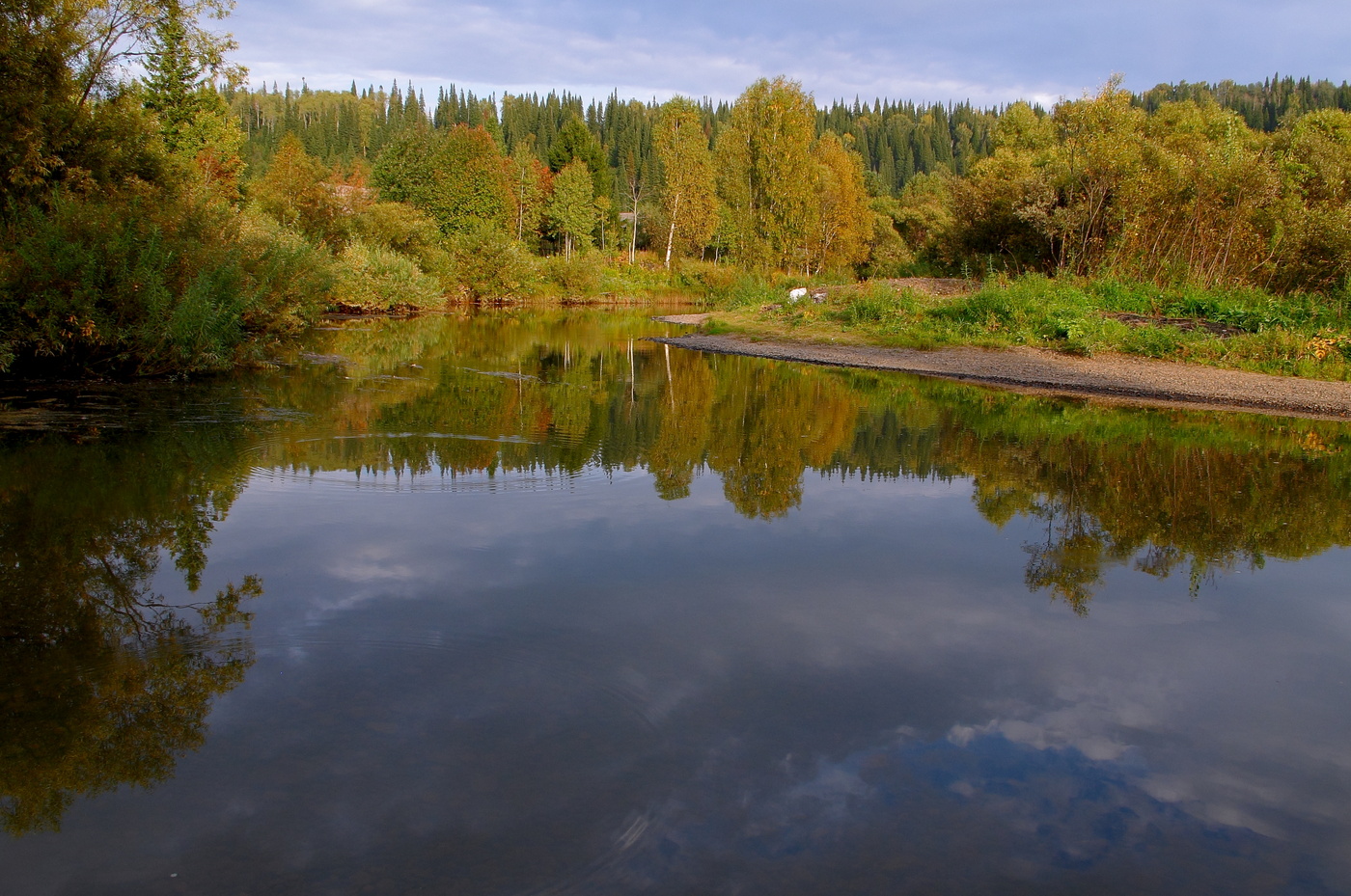 Вечер был тих и безумно прекрасен,