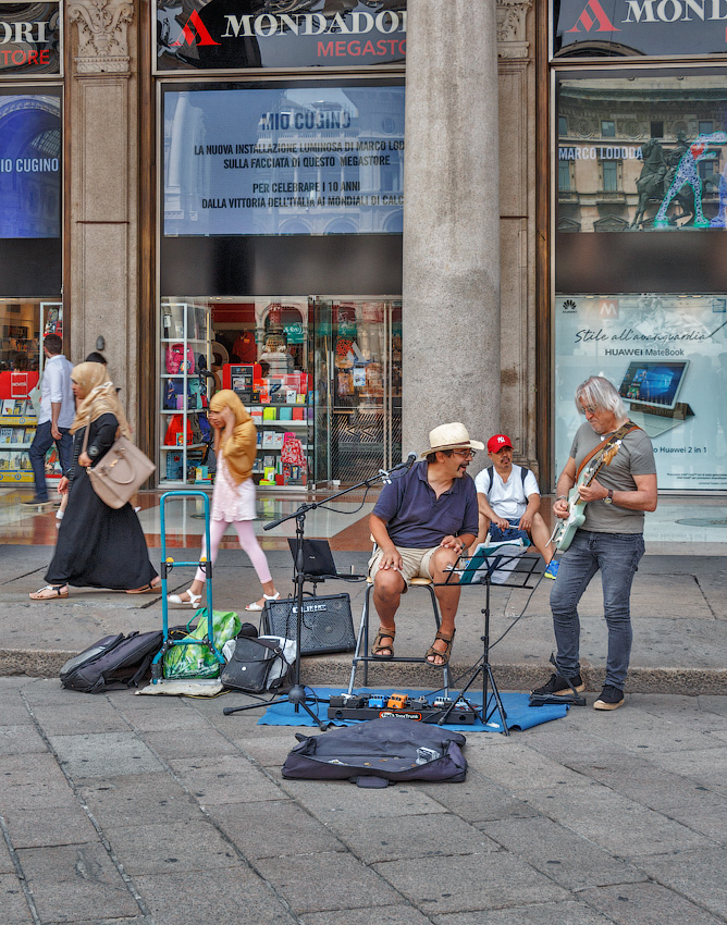 Милан. Уличная зарисовка