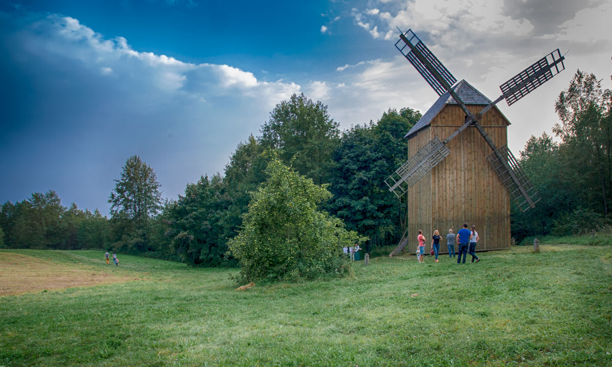 У старой мельницы