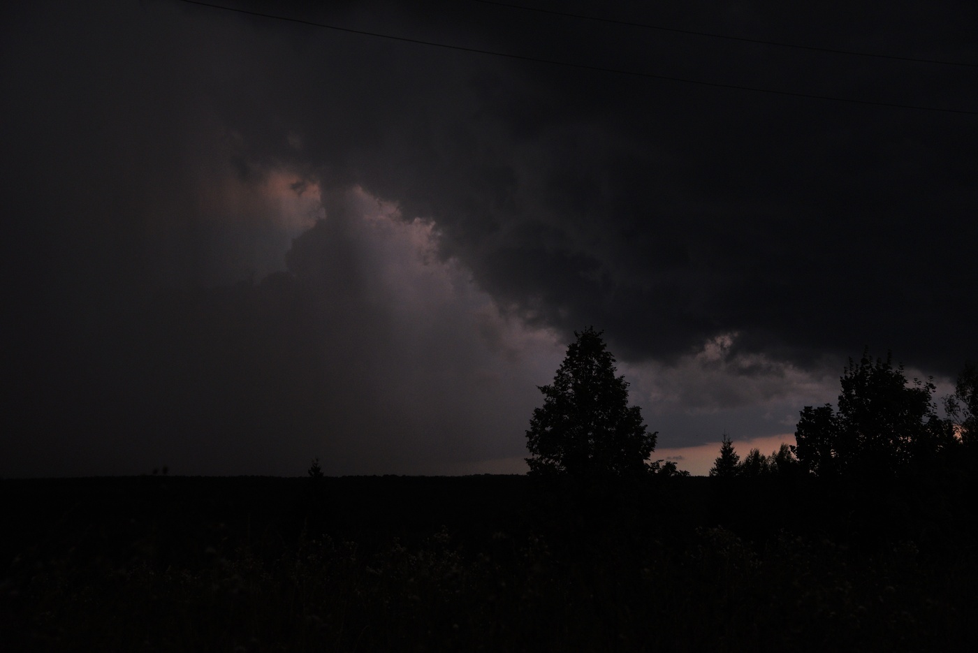 "Тучи, как волосы, встали дыбом"