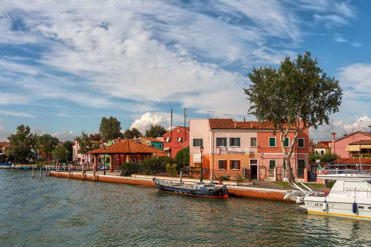 Разноцветный остров