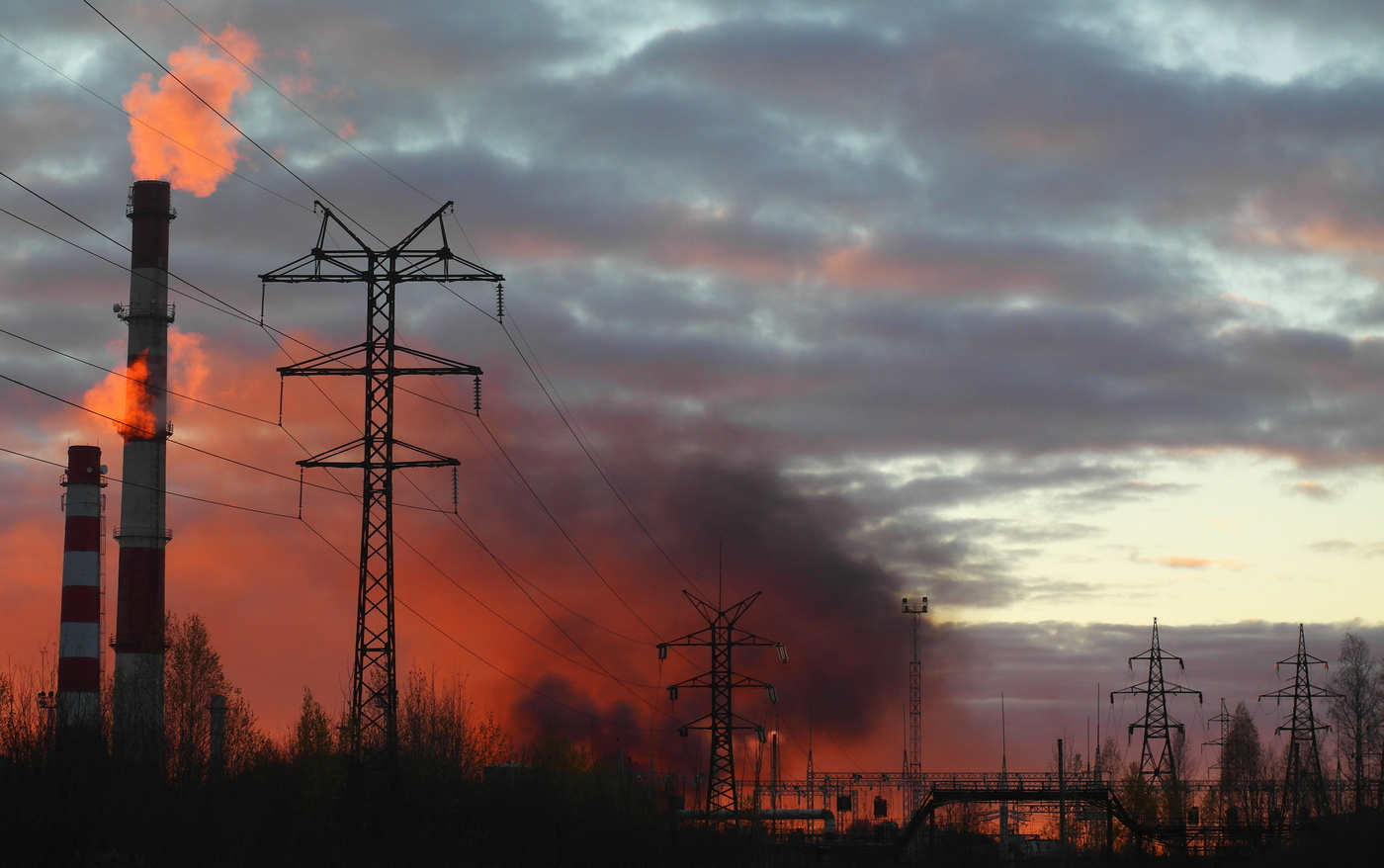 Закат в промрайоне.