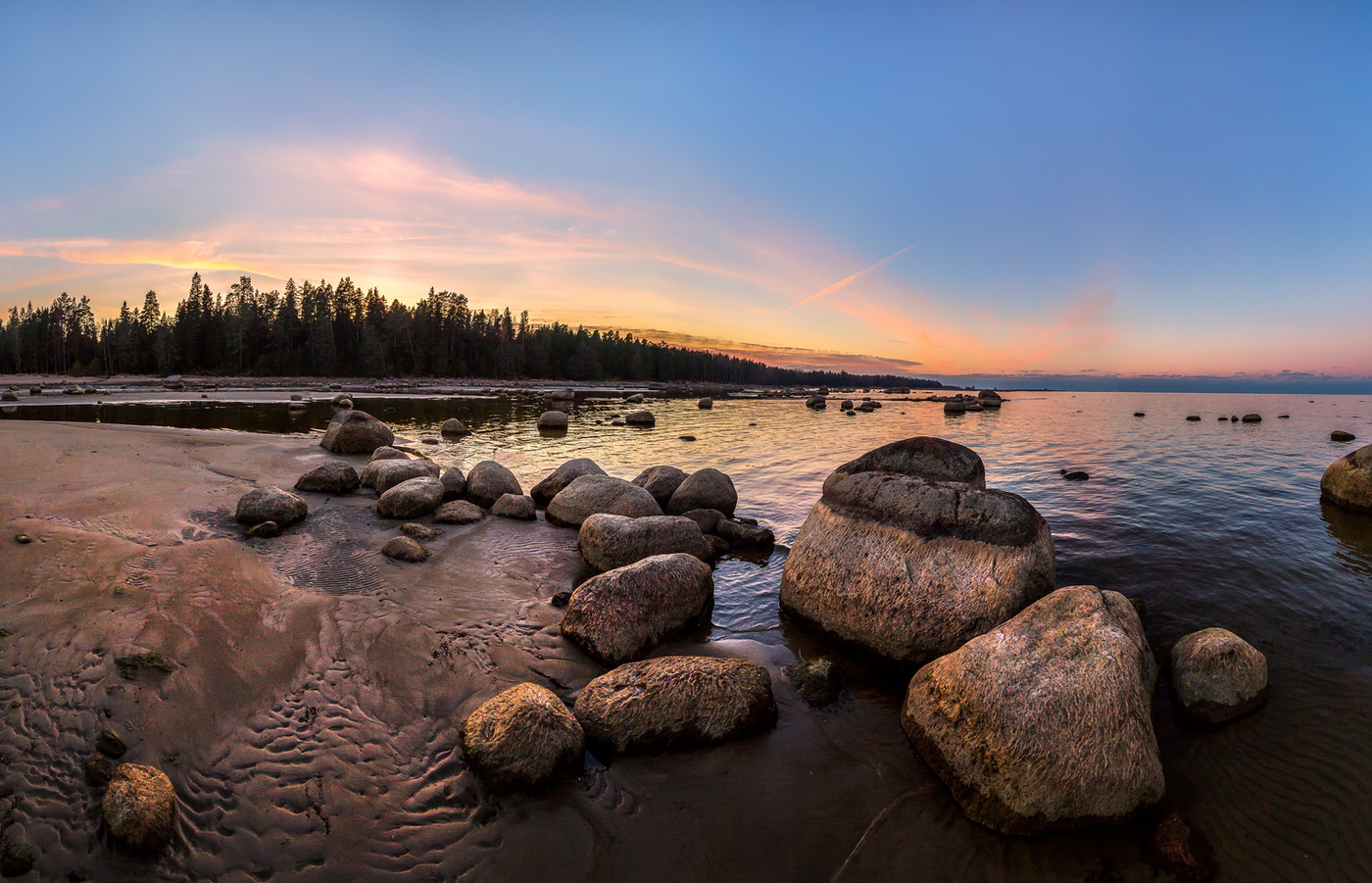 Камни уходят в воду