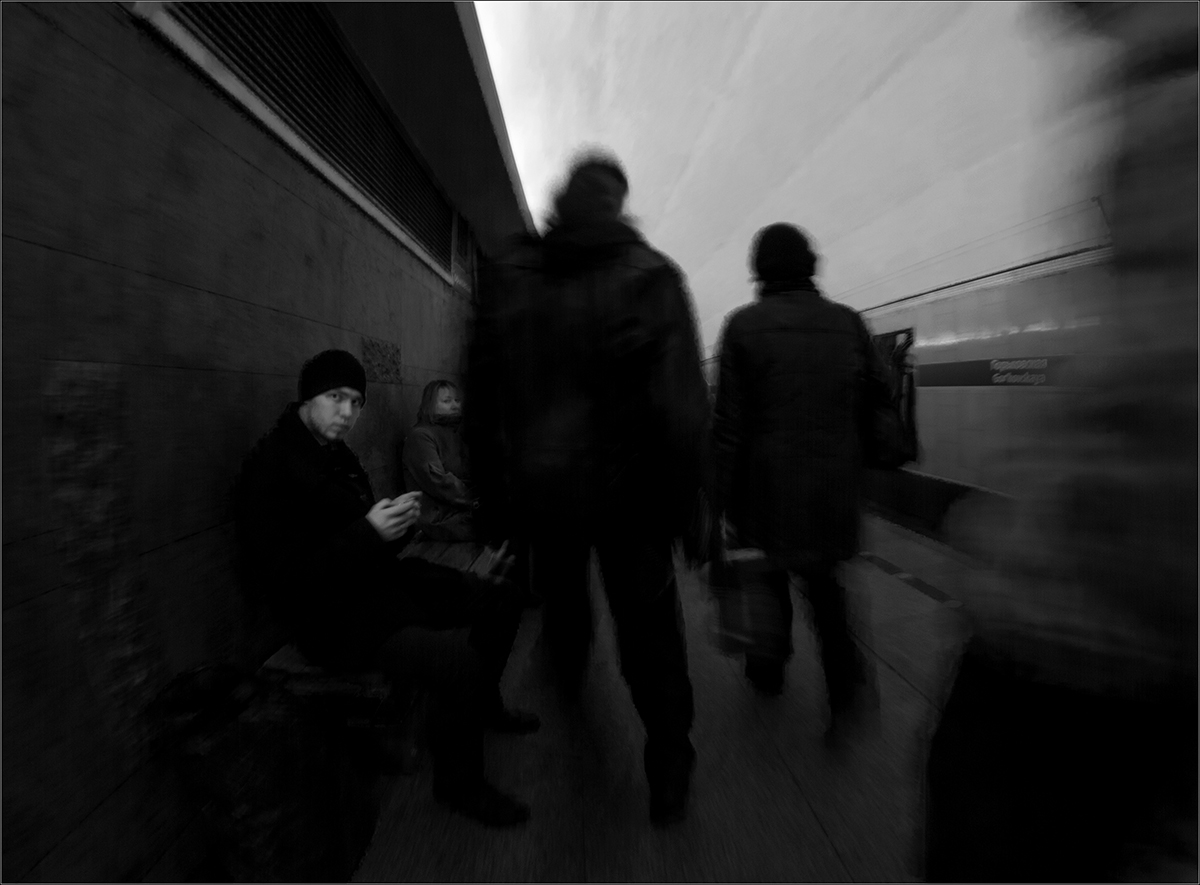 за минуту до... или после...