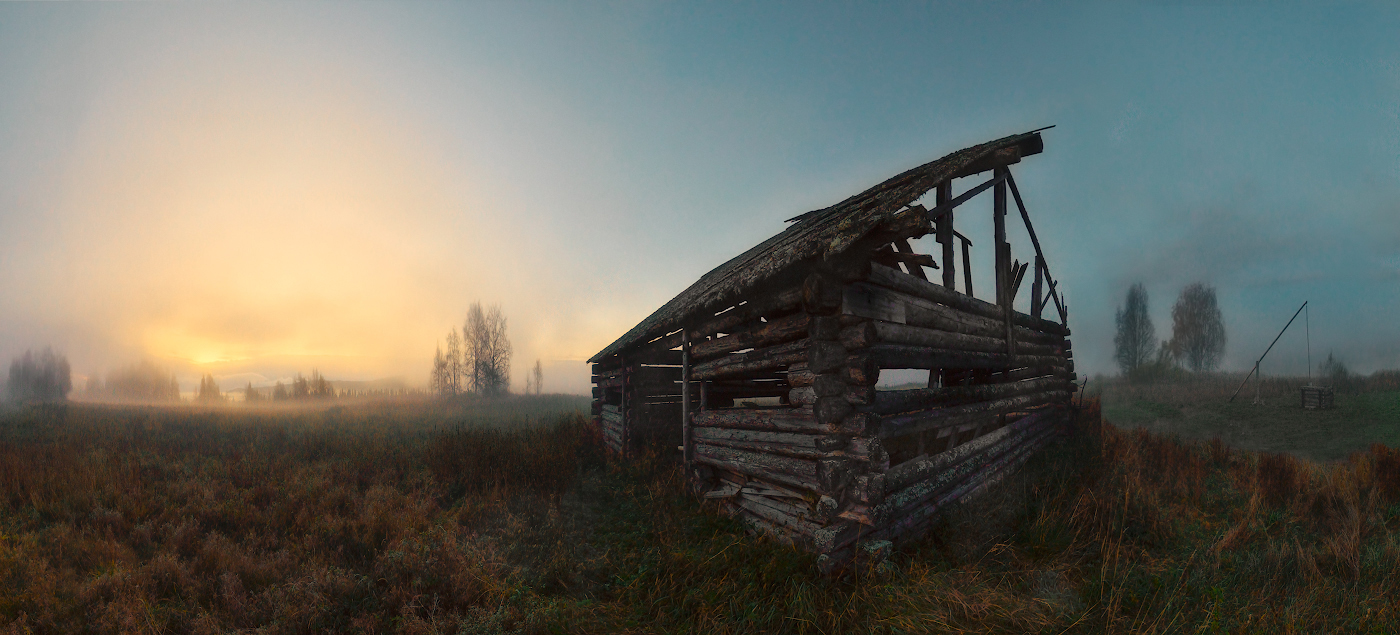 Закат у руин старой деревни
