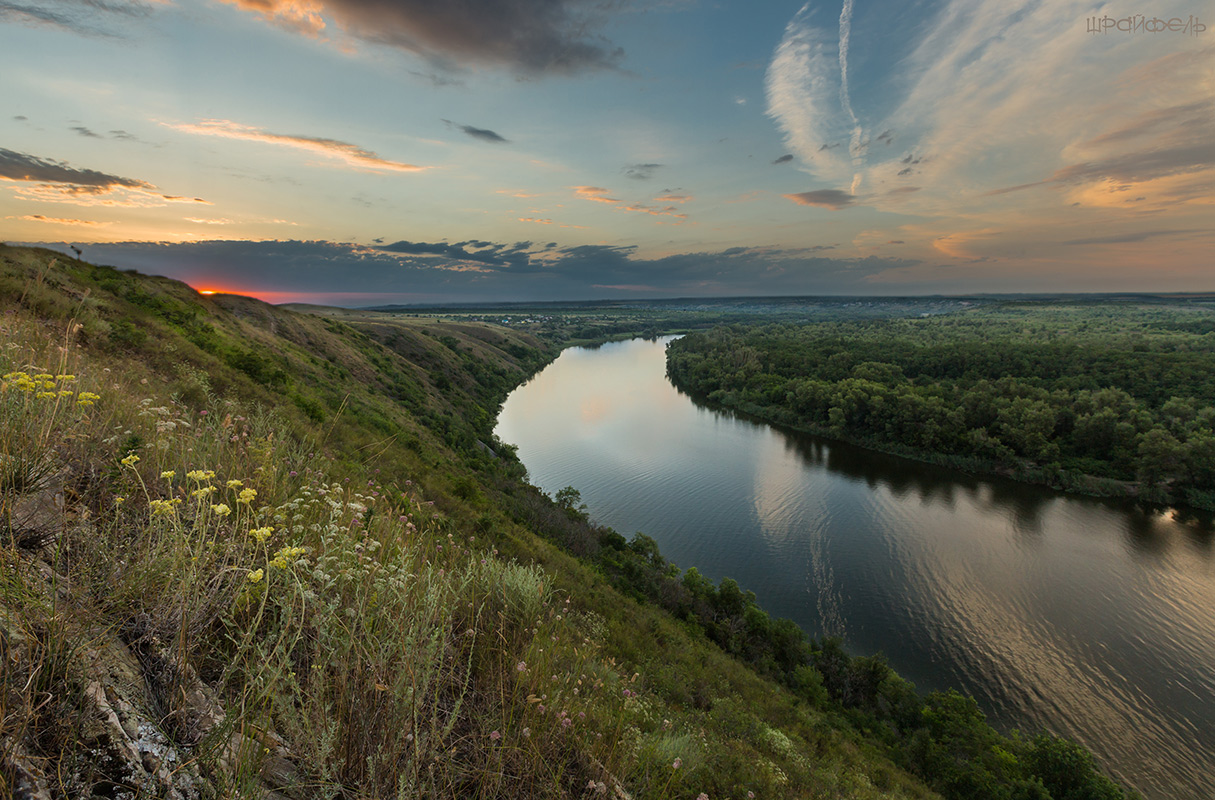 Донец на закате у хутора Хоботок