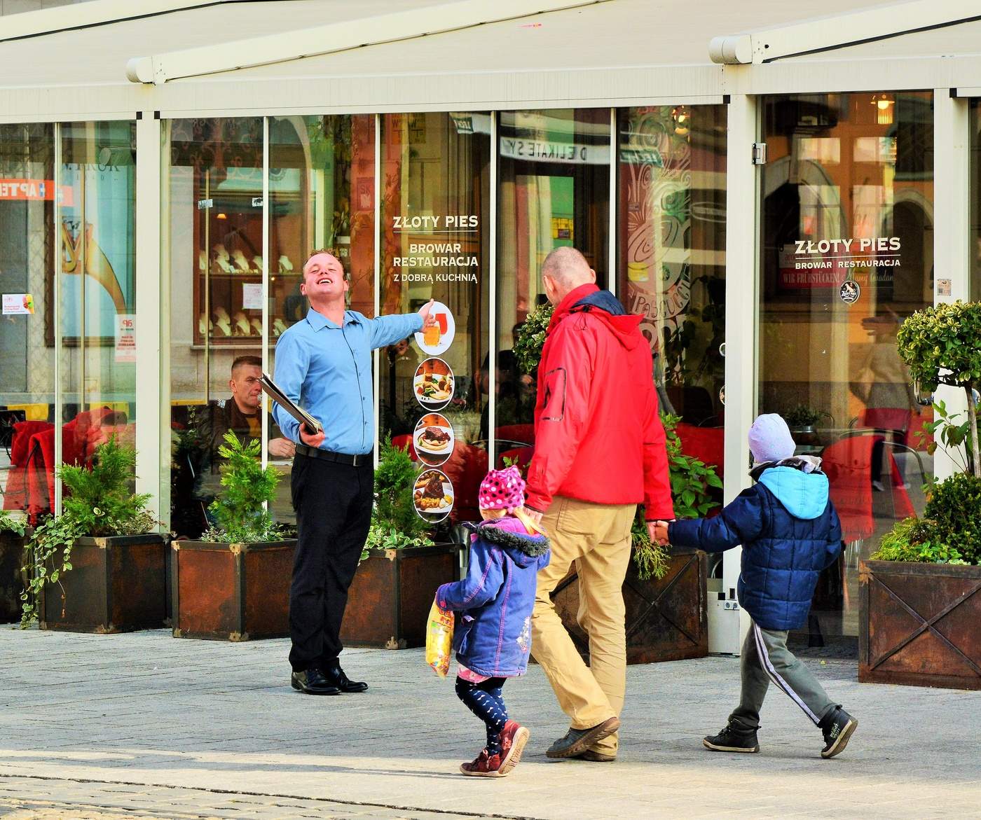 Ресторанный зазывала ...