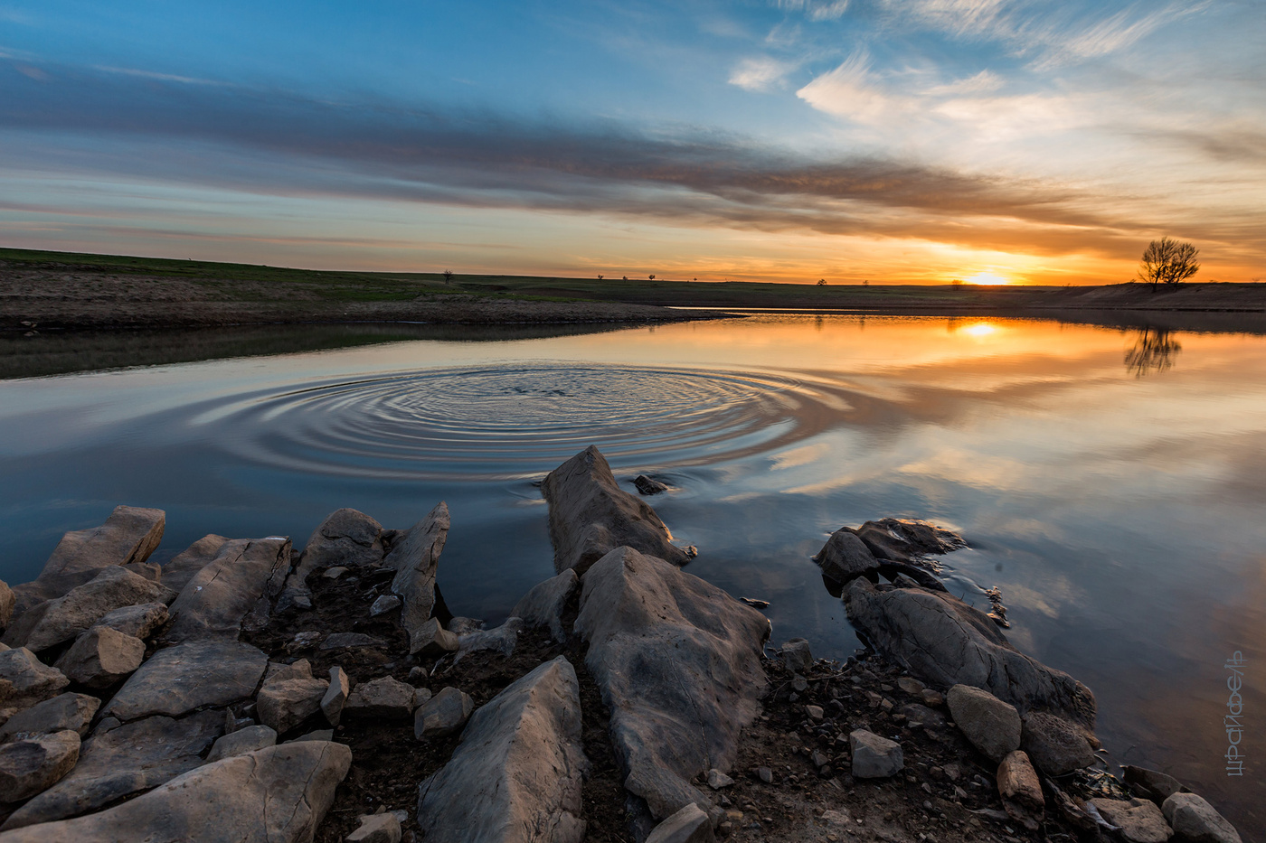 Закат и ни-ко-го