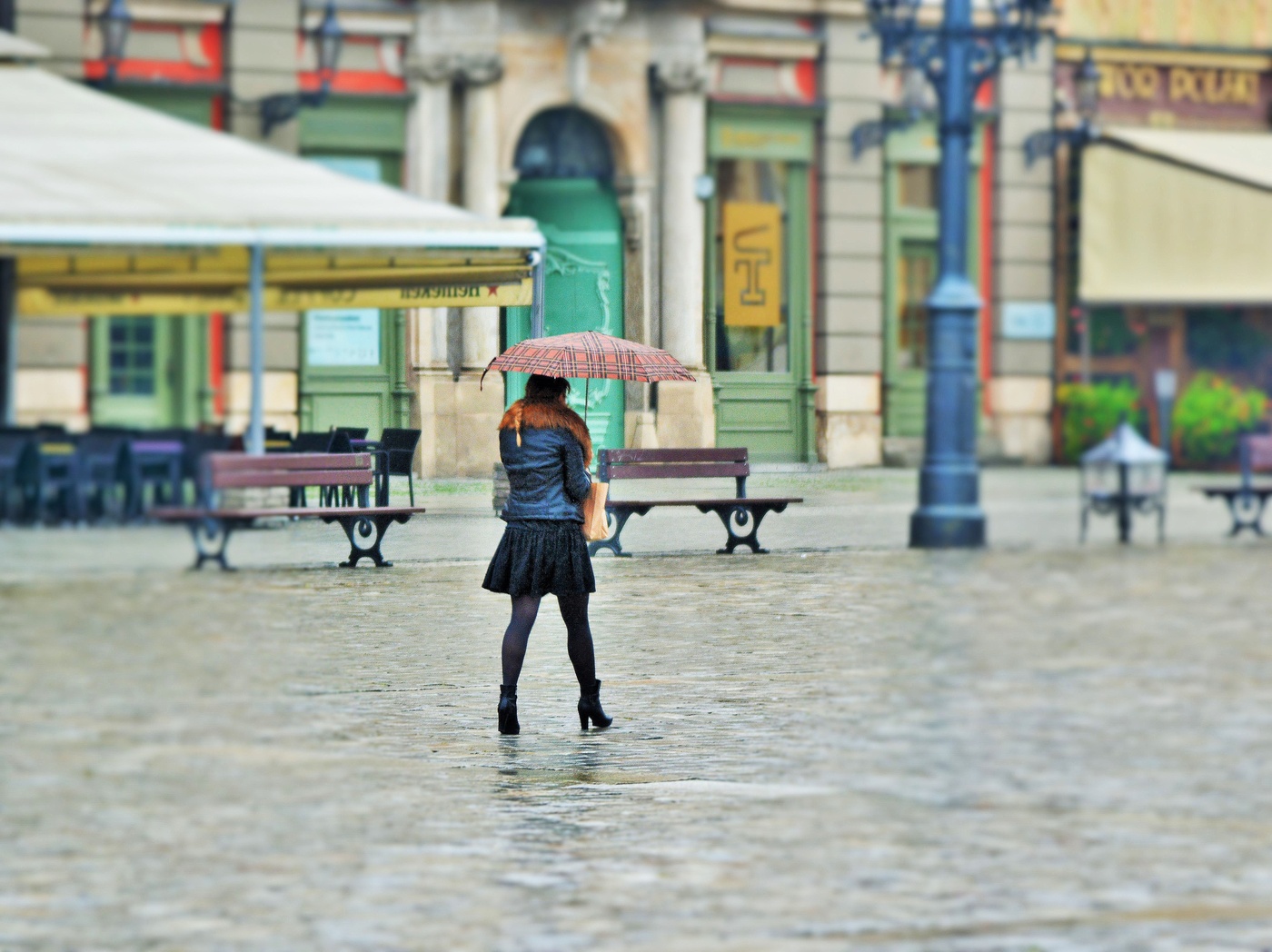 "Ты постой-постой, красавица моя ..."