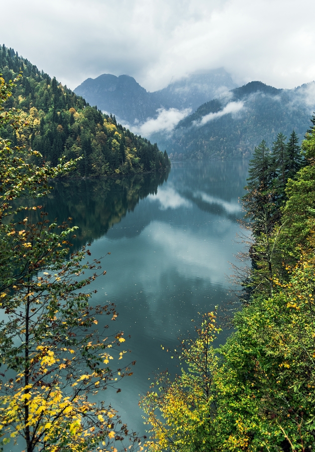 Озеро Рица. Осень.