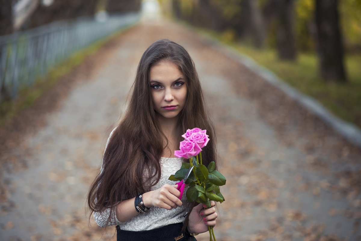 Розовые розы