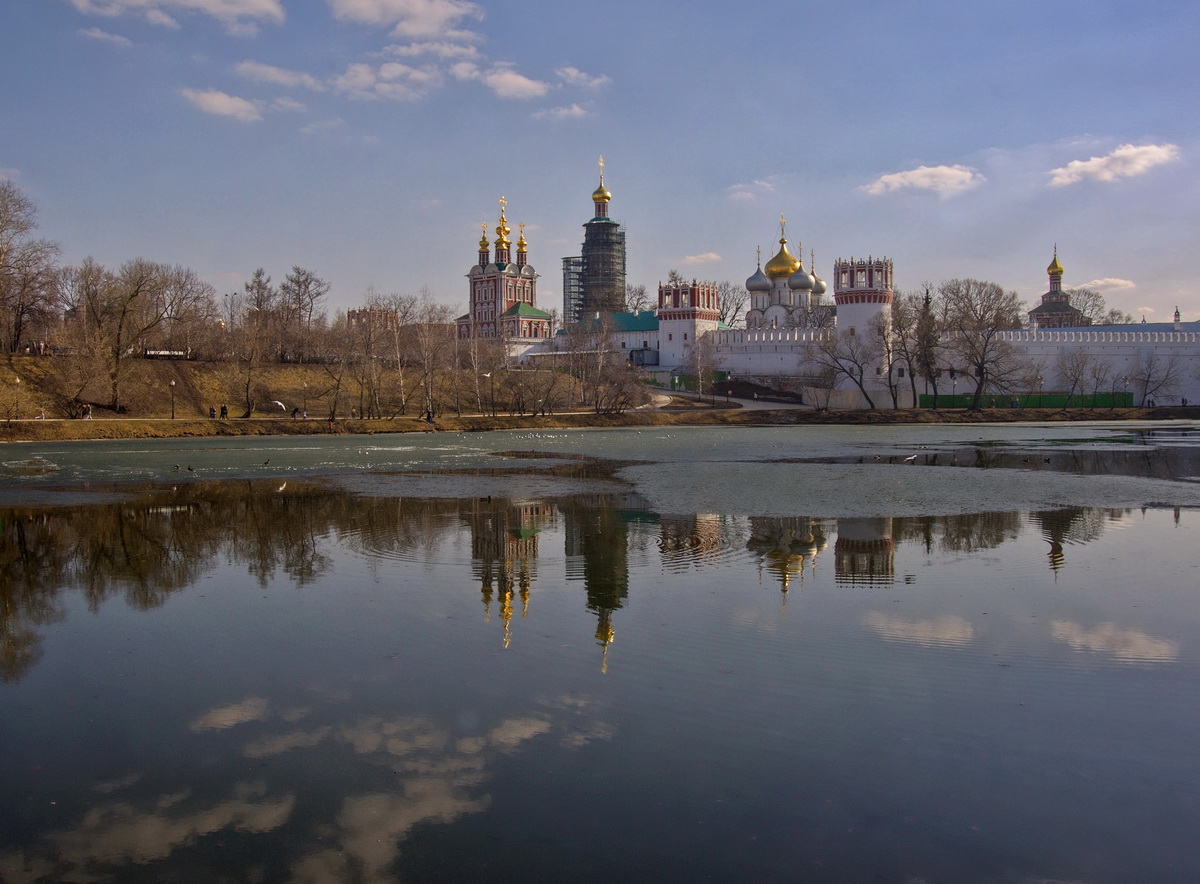Новодевичий. Весна.