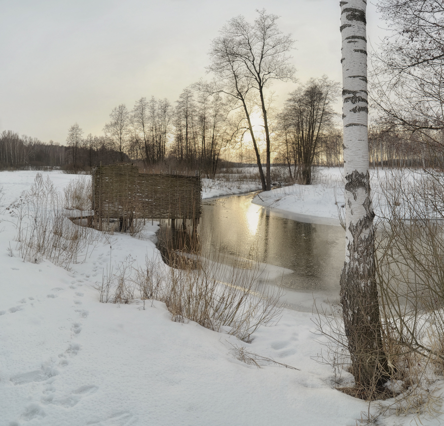 Купальня у зимней реки
