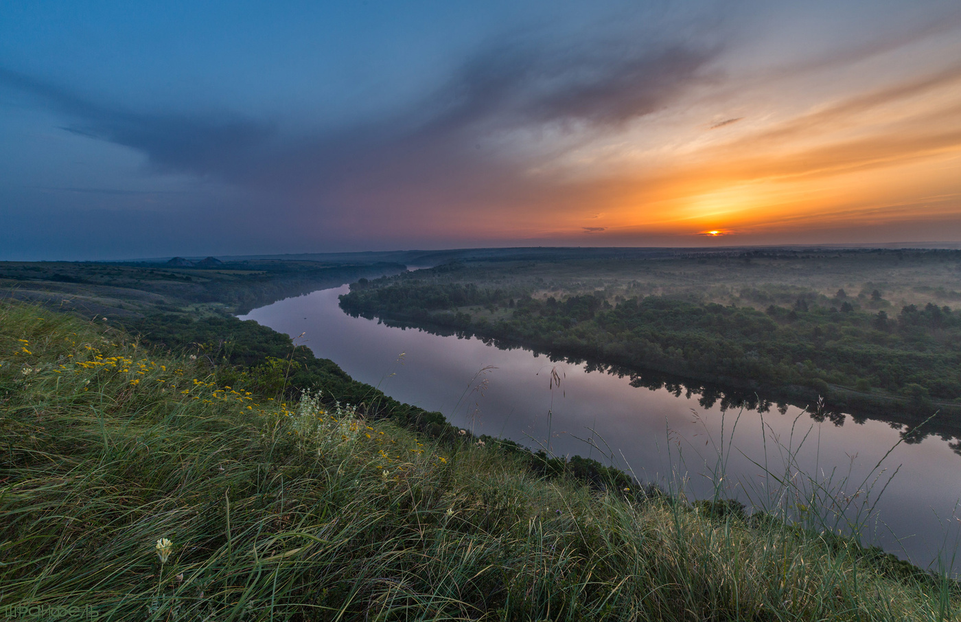 Рассвет у поселка Русичи