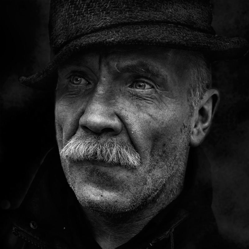 кавалергарда век не долог