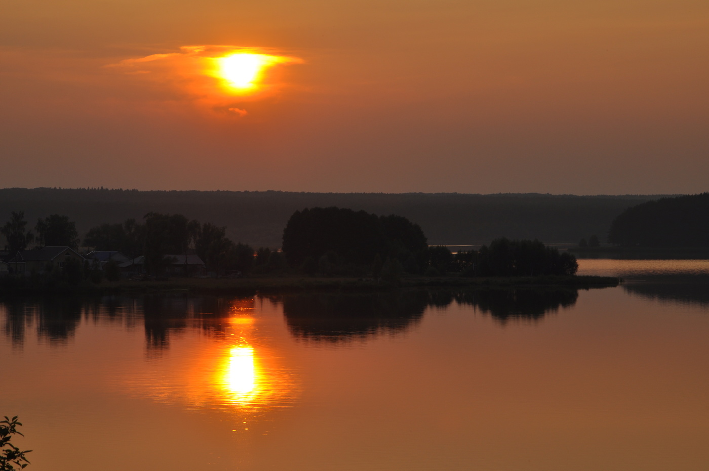Уходит день.