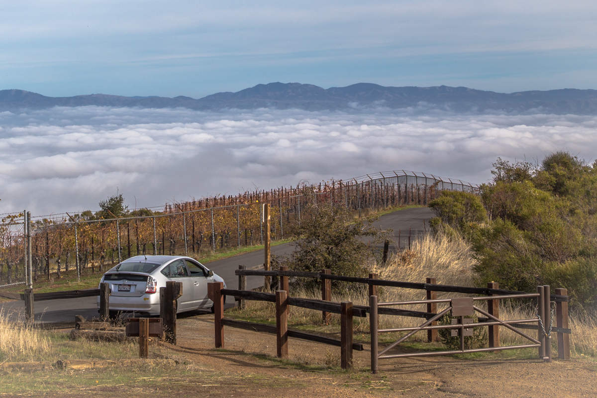 За облаками