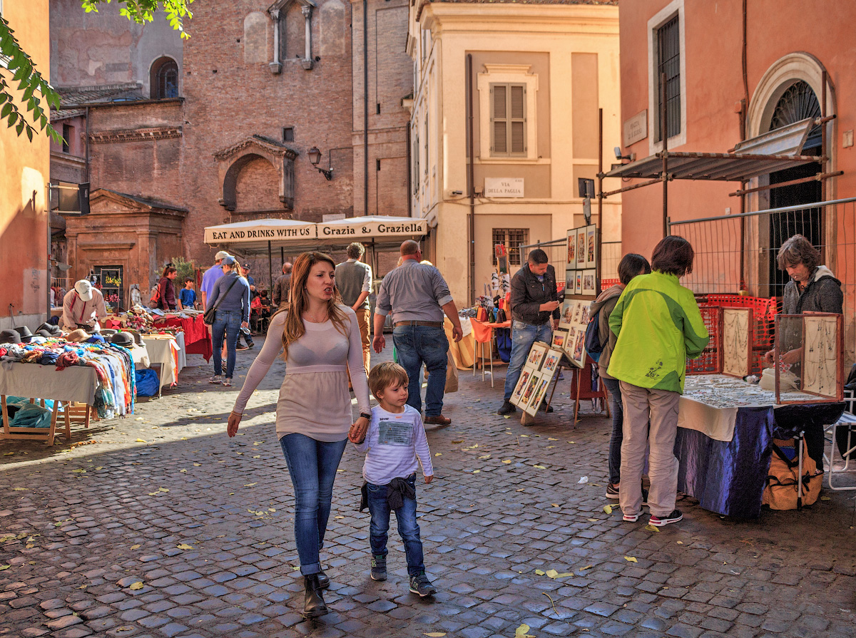 Из жизни старинных улочек Рима