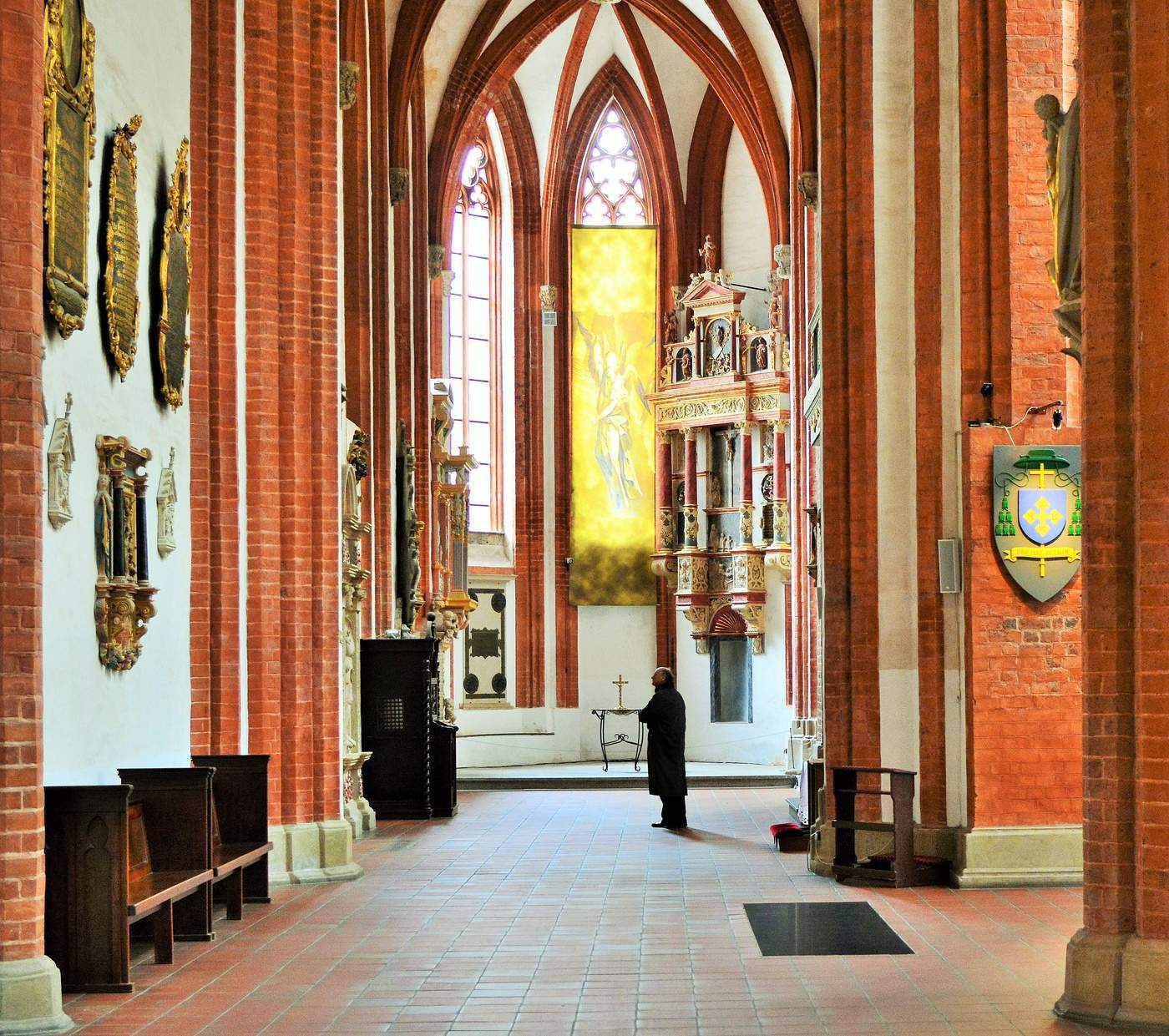 "Шепни всего четыре слога ..."