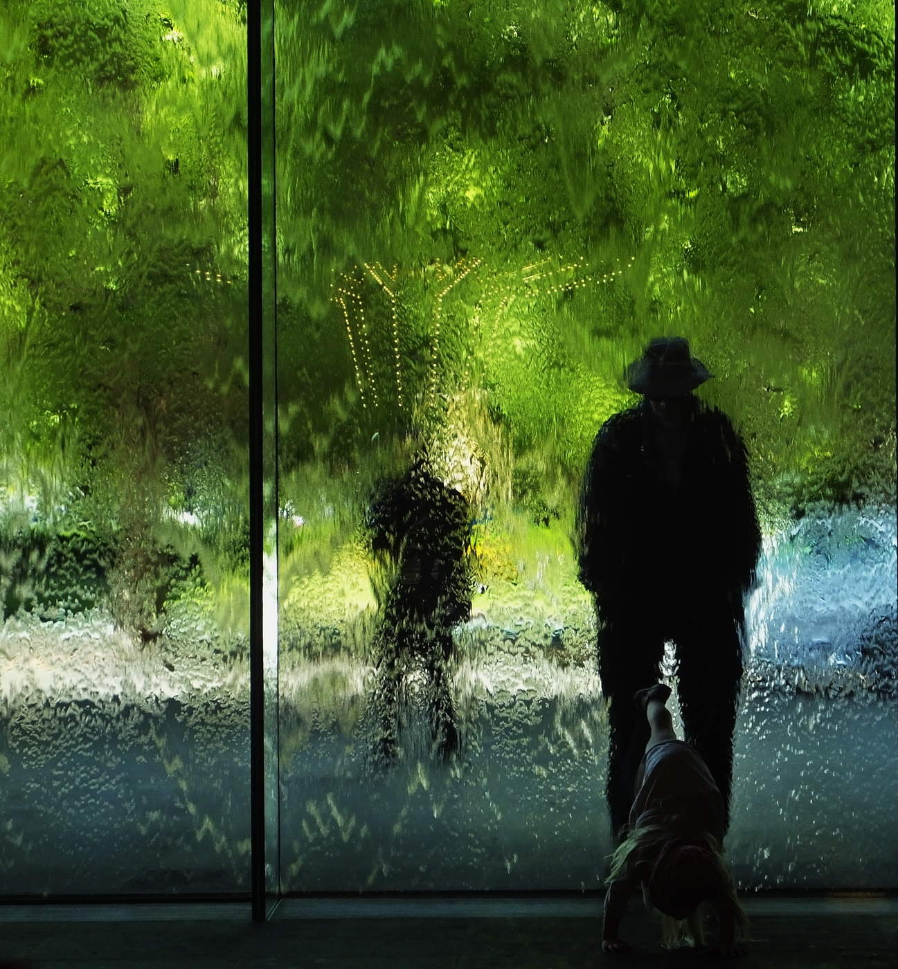 игры за стеклом