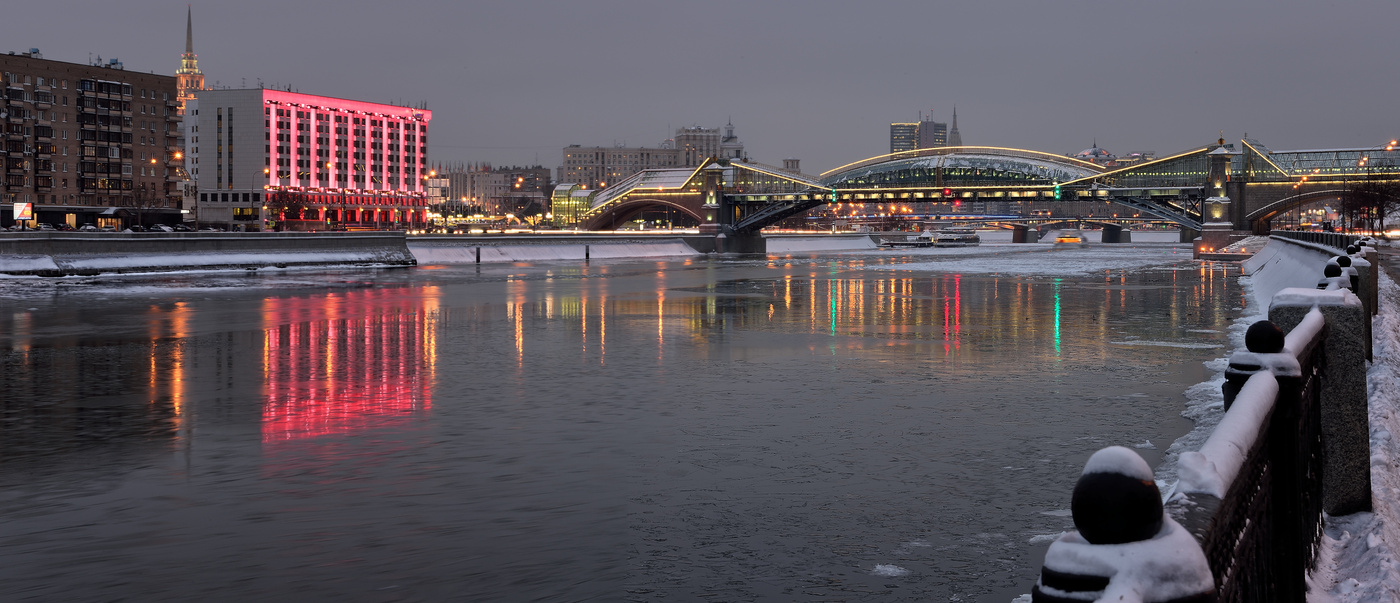 Вид на Рэдисон-"Славянская"