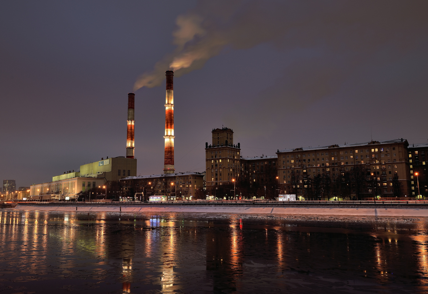 Набережная вечером