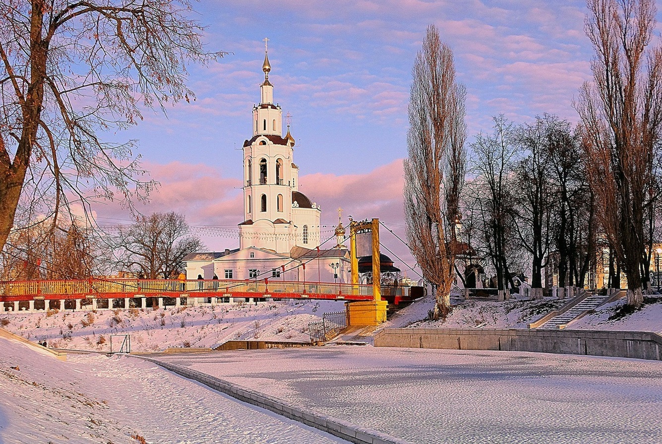 В лучах заходящего солнца