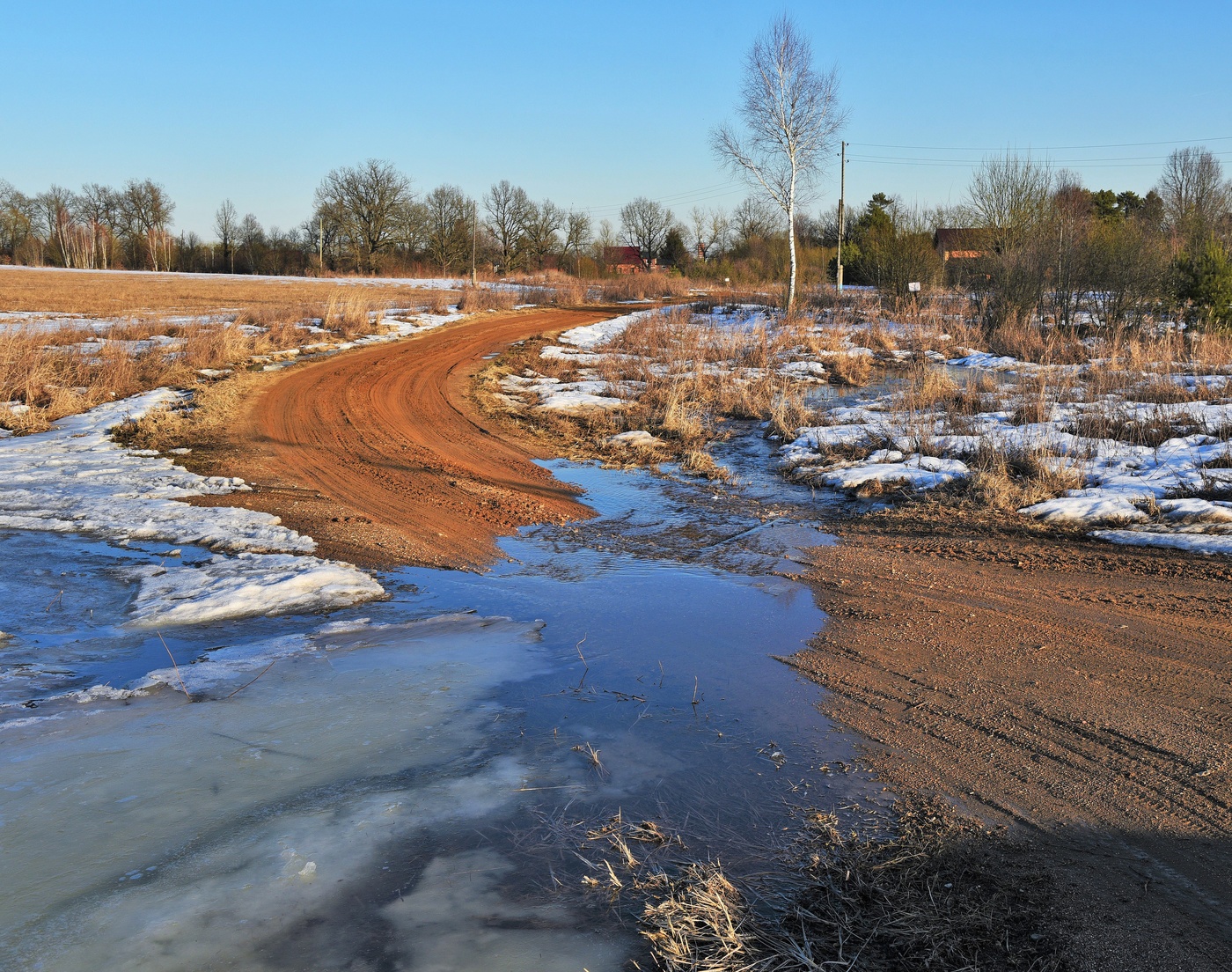 "Ручейков бессонных болтовня..."