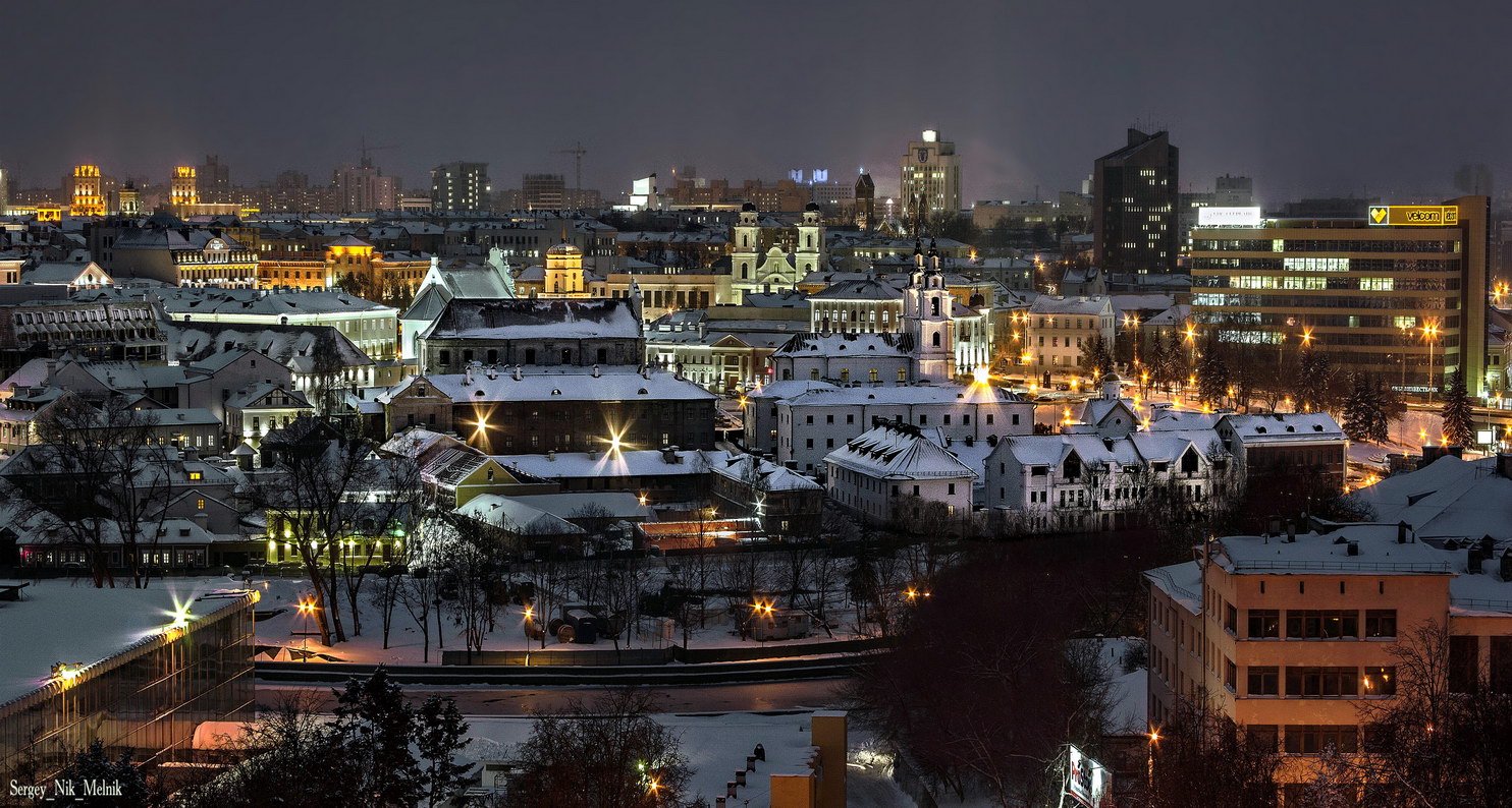 На крыше оперного театра...