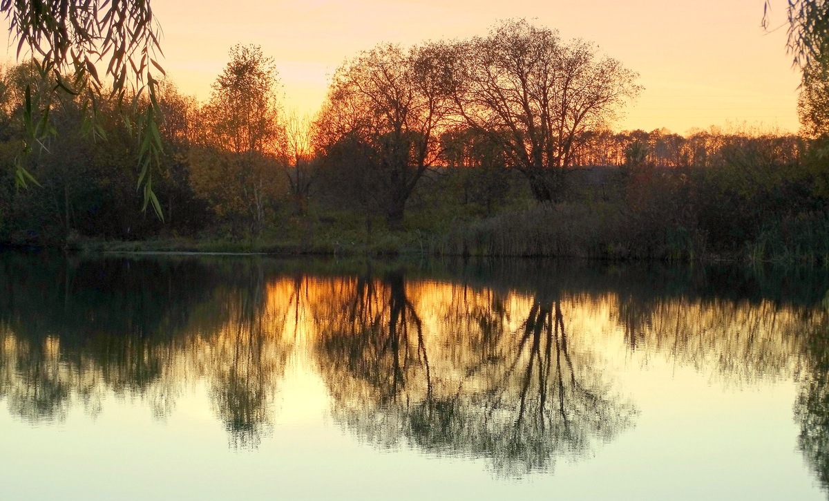 Вечернее осеннее отражение