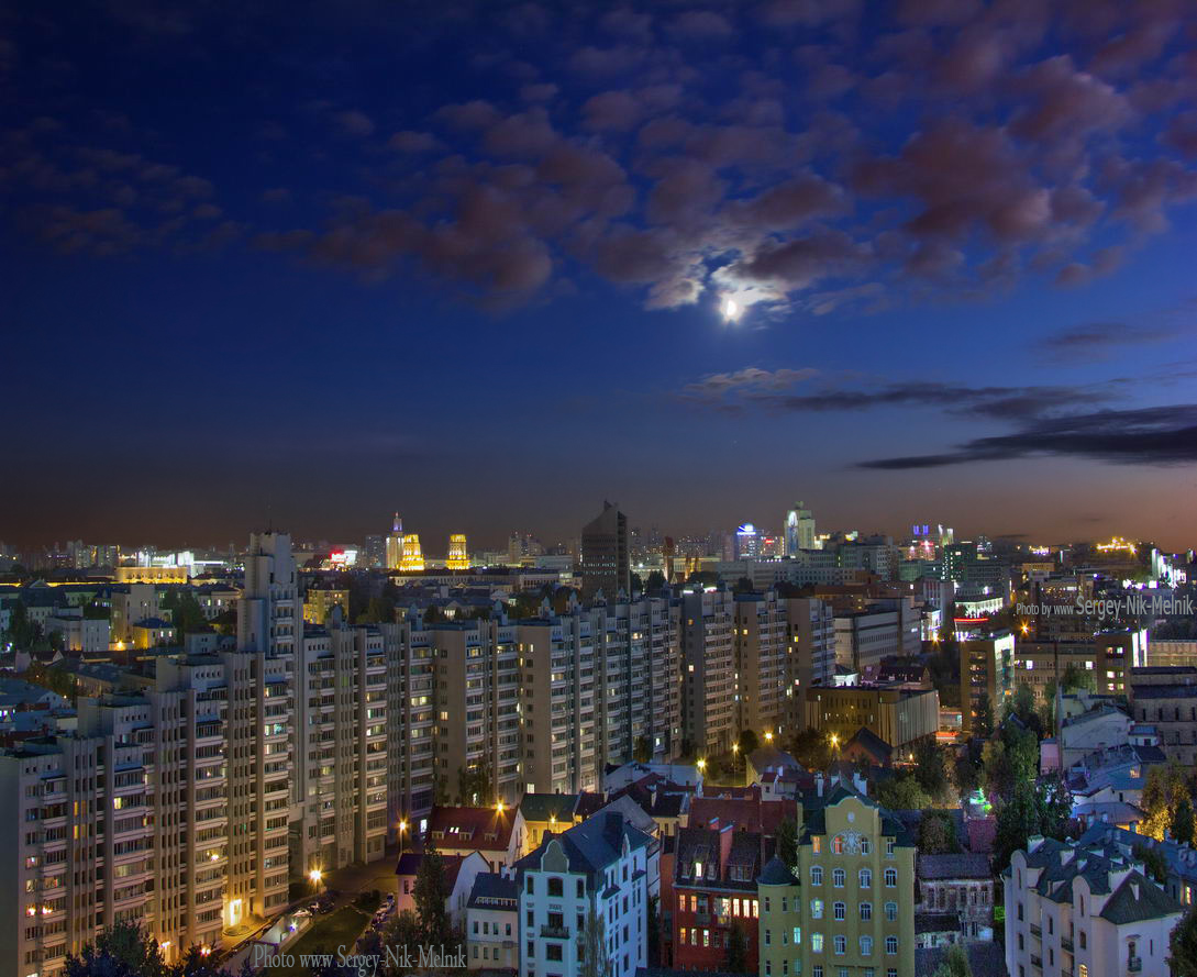 Сквозь дыры на крыше, луна нам светила...