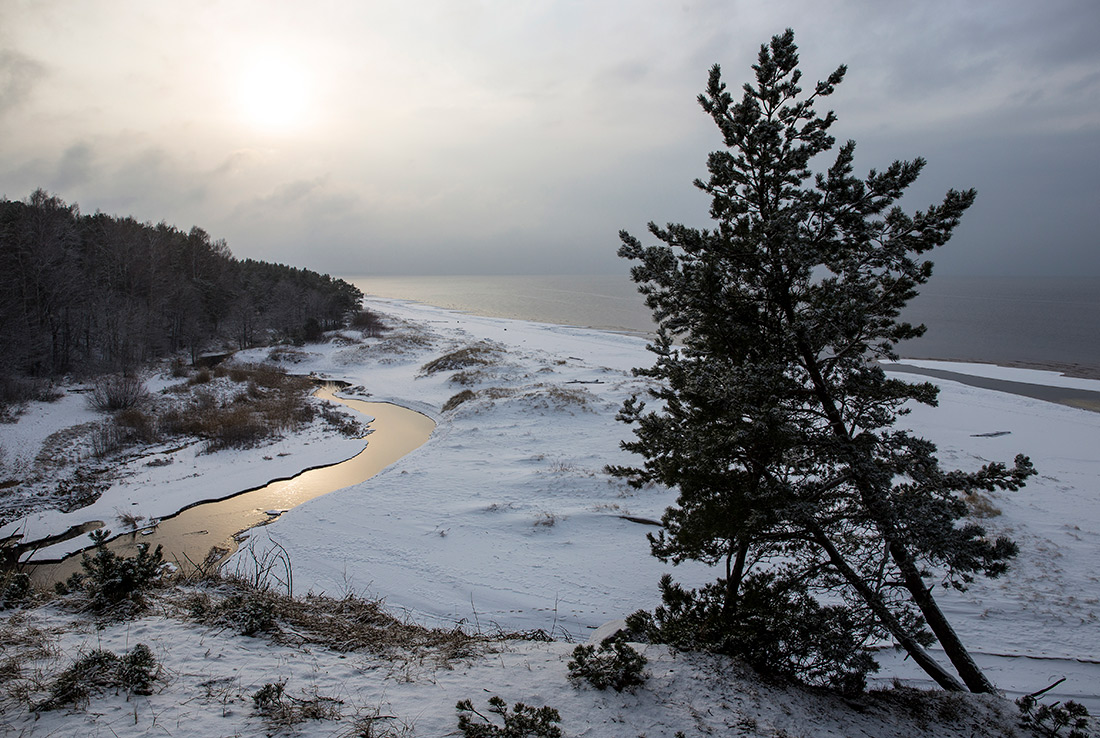 Над обрывом