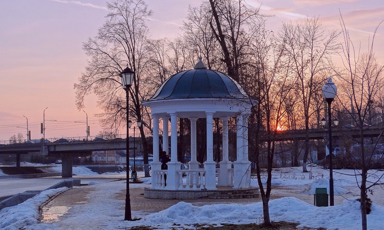 Мартовский вечер в городе